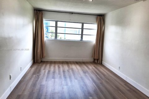 Condominio en alquiler en Miami, Florida, 2 dormitorios, 93.65 m2 № 2031858 - foto 16