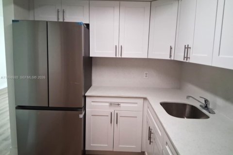 Condominio en alquiler en Miami, Florida, 2 dormitorios, 93.65 m2 № 2031858 - foto 10