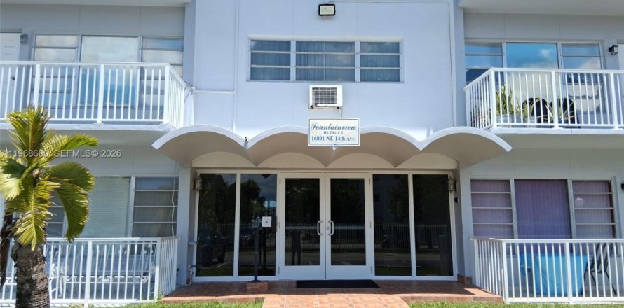 Condominio en Miami, Florida, 2 dormitorios  № 2031858