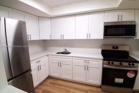 Condominio en alquiler en Miami, Florida, 2 dormitorios, 93.65 m2 № 2031858 - foto 7