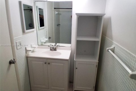 Condominio en alquiler en Miami, Florida, 2 dormitorios, 93.65 m2 № 2031858 - foto 20