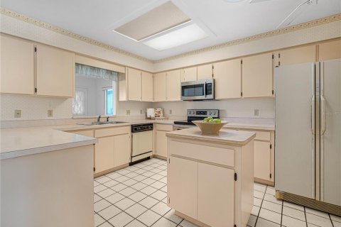 Casa en venta en Lakeland, Florida, 2 dormitorios, 145.02 m2 № 2387743 - foto 3