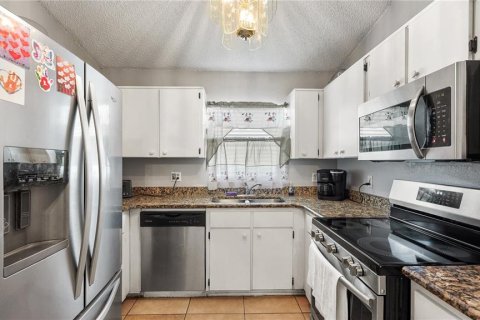 House in Orlando, Florida 3 bedrooms, 137.03 sq.m. № 2222075 - photo 4