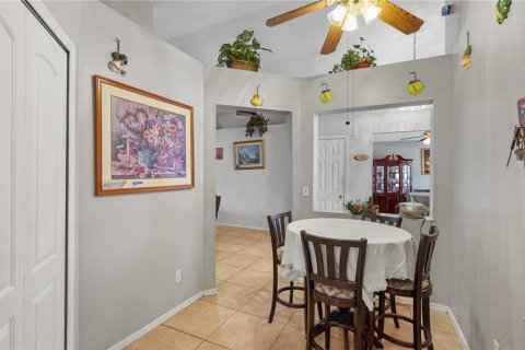 House in Orlando, Florida 3 bedrooms, 137.03 sq.m. № 2222075 - photo 8
