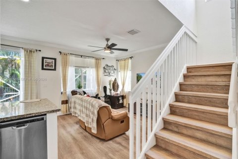 Townhouse in Miramar, Florida 3 bedrooms, 149.57 sq.m. № 2387931 - photo 9