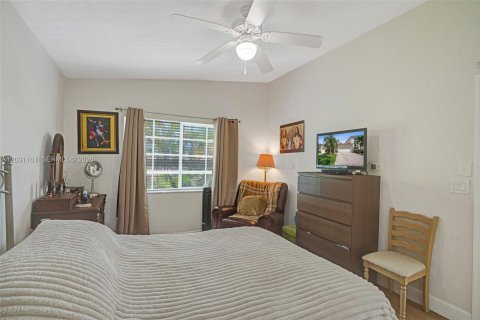 Townhouse in Miramar, Florida 3 bedrooms, 149.57 sq.m. № 2387931 - photo 23