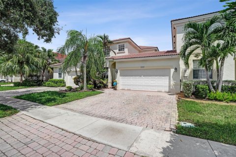 Townhouse in Miramar, Florida 3 bedrooms, 149.57 sq.m. № 2387931 - photo 3