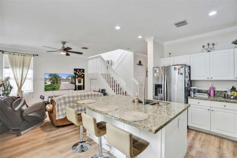 Townhouse in Miramar, Florida 3 bedrooms, 149.57 sq.m. № 2387931 - photo 14