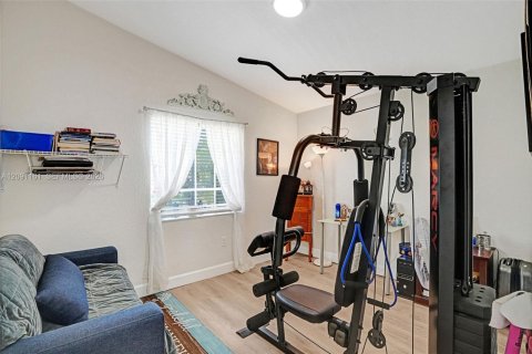 Townhouse in Miramar, Florida 3 bedrooms, 149.57 sq.m. № 2387931 - photo 29