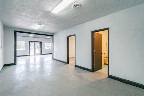 Commercial property in Tampa, Florida 622.45 sq.m. № 2204629 - photo 9