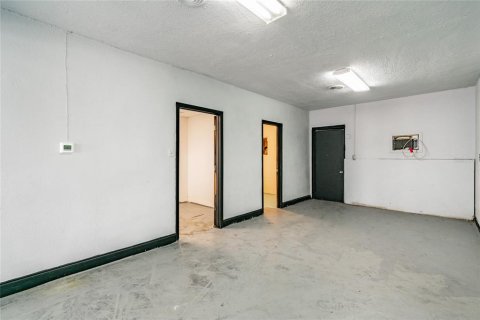 Commercial property in Tampa, Florida 622.45 sq.m. № 2204629 - photo 4