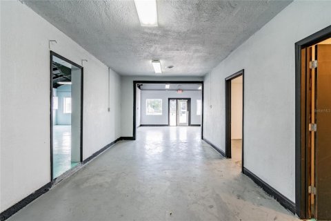 Commercial property in Tampa, Florida 622.45 sq.m. № 2204629 - photo 10