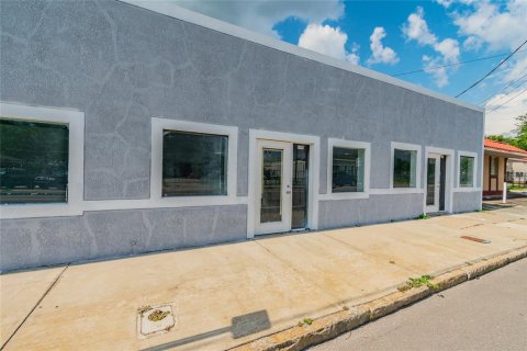 Commercial property in Tampa, Florida 622.45 sq.m. № 2204629 - photo 3