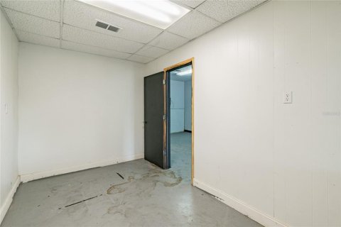 Commercial property in Tampa, Florida 622.45 sq.m. № 2204629 - photo 13