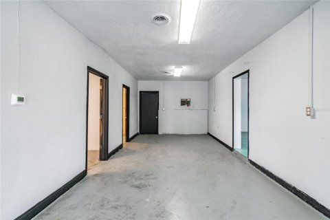 Commercial property in Tampa, Florida 622.45 sq.m. № 2204629 - photo 8