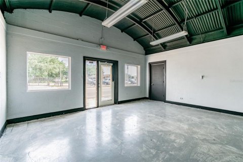 Commercial property in Tampa, Florida 622.45 sq.m. № 2204629 - photo 7