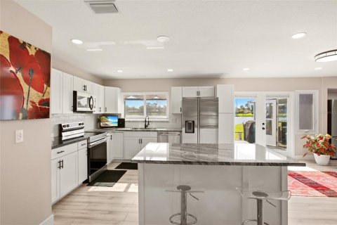 House in North Port, Florida 3 bedrooms, 137.03 sq.m. № 2133876 - photo 9