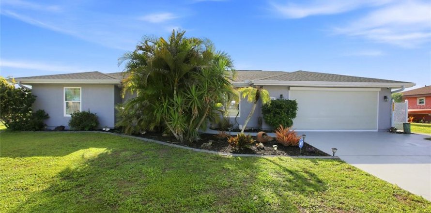 House in North Port, Florida 3 bedrooms, 137.03 sq.m. № 2133876