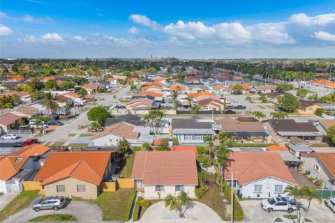 House in Miami, Florida 3 bedrooms, 129.32 sq.m. № 1993440 - photo 28