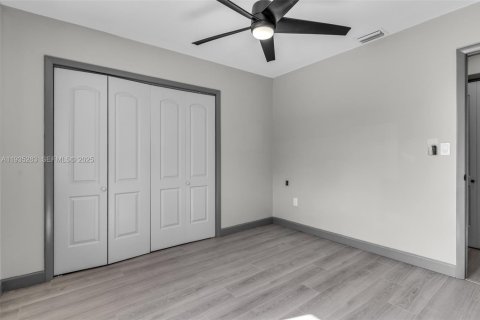 House in Miami, Florida 3 bedrooms, 129.32 sq.m. № 1993440 - photo 13