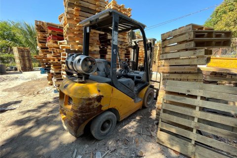 Commercial property in Miami, Florida № 1978069 - photo 9