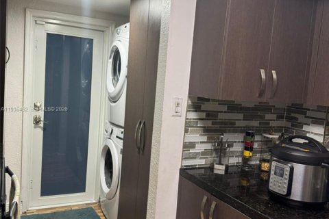 Touwnhouse à louer à Miami, Floride: 3 chambres, 147.9 m2 № 1998320 - photo 29