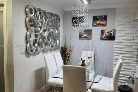 Touwnhouse à louer à Miami, Floride: 3 chambres, 147.9 m2 № 1998320 - photo 6