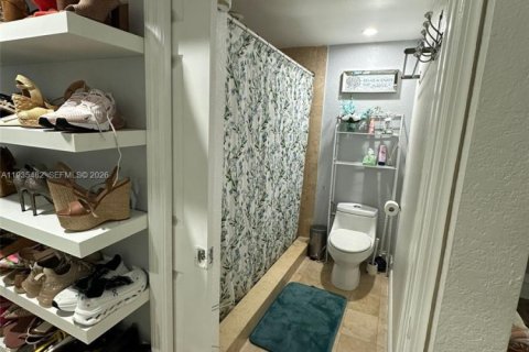 Touwnhouse à louer à Miami, Floride: 3 chambres, 147.9 m2 № 1998320 - photo 9