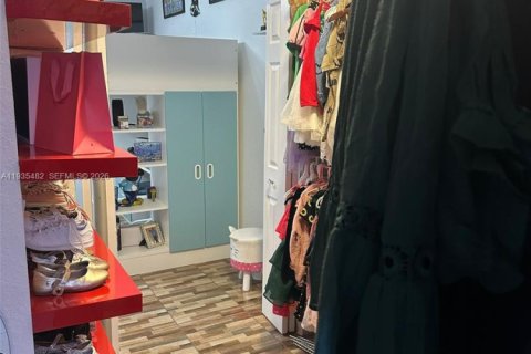 Touwnhouse à louer à Miami, Floride: 3 chambres, 147.9 m2 № 1998320 - photo 28