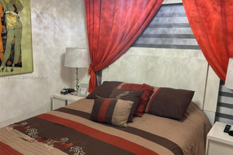 Touwnhouse à louer à Miami, Floride: 3 chambres, 147.9 m2 № 1998320 - photo 14