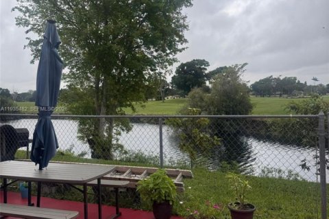 Touwnhouse à louer à Miami, Floride: 3 chambres, 147.9 m2 № 1998320 - photo 26