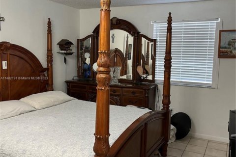 Condo in Miami, Florida, 1 bedroom  № 1863126 - photo 15