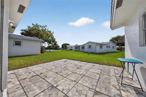 Villa ou maison à vendre à Plantation, Floride: 3 chambres, 144.46 m2 № 2086242 - photo 2