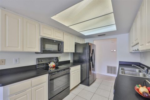 Casa en venta en Sun City Center, Florida, 2 dormitorios, 172.52 m2 № 1884260 - foto 14