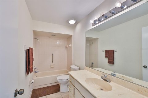Casa en venta en Sun City Center, Florida, 2 dormitorios, 172.52 m2 № 1884260 - foto 19
