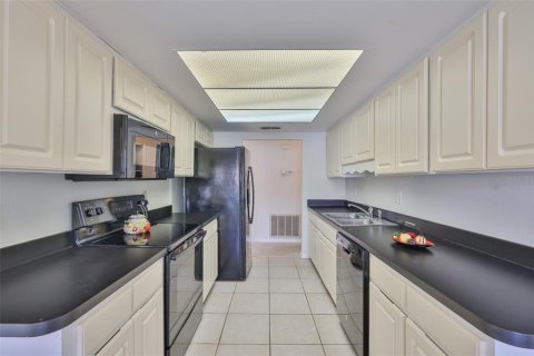Casa en venta en Sun City Center, Florida, 2 dormitorios, 172.52 m2 № 1884260 - foto 13