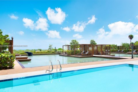 Condo in Surfside, Florida, 3 bedrooms  № 1983083 - photo 21