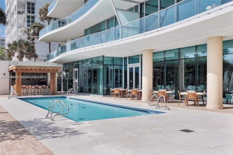 Condo in Surfside, Florida, 3 bedrooms  № 1983083 - photo 22