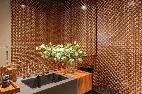 Condo in Surfside, Florida, 3 bedrooms  № 1983083 - photo 13