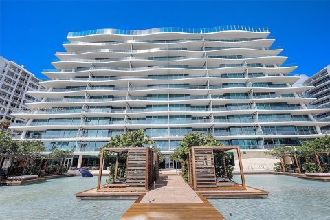 Condo in Surfside, Florida, 3 bedrooms  № 1983083 - photo 15