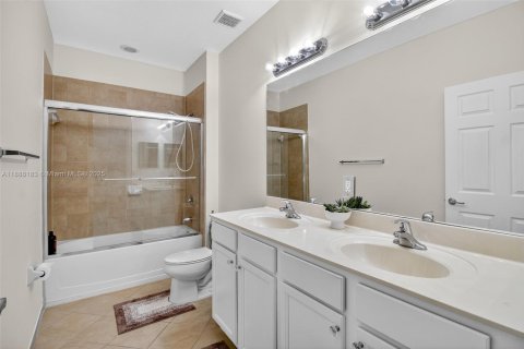 Снять в аренду виллу или дом в Хомстед, Флорида 5 спален, 254.74м2, № 2019872 - фото 20