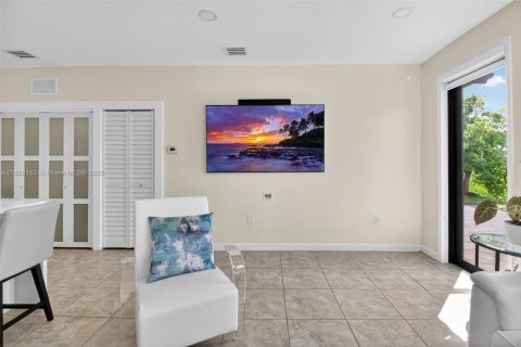 Снять в аренду виллу или дом в Хомстед, Флорида 5 спален, 254.74м2, № 2019872 - фото 12