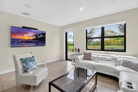 Снять в аренду виллу или дом в Хомстед, Флорида 5 спален, 254.74м2, № 2019872 - фото 11