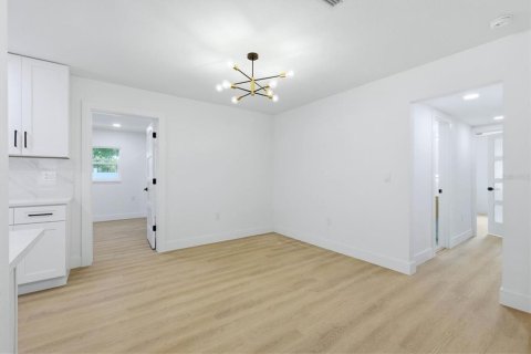 Casa en venta en Tampa, Florida, 4 dormitorios, 151.99 m2 № 2358498 - foto 9