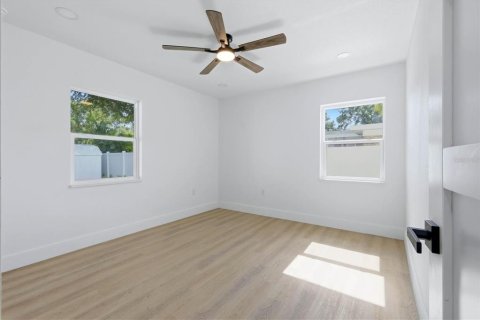 Casa en venta en Tampa, Florida, 4 dormitorios, 151.99 m2 № 2358498 - foto 19