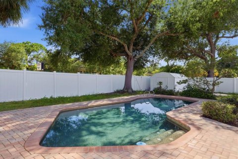 Casa en venta en Tampa, Florida, 4 dormitorios, 151.99 m2 № 2358498 - foto 2
