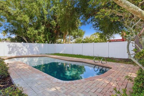 Casa en venta en Tampa, Florida, 4 dormitorios, 151.99 m2 № 2358498 - foto 27