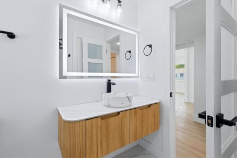 Casa en venta en Tampa, Florida, 4 dormitorios, 151.99 m2 № 2358498 - foto 25