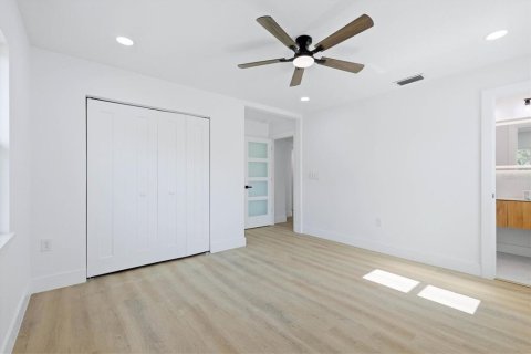 Casa en venta en Tampa, Florida, 4 dormitorios, 151.99 m2 № 2358498 - foto 21