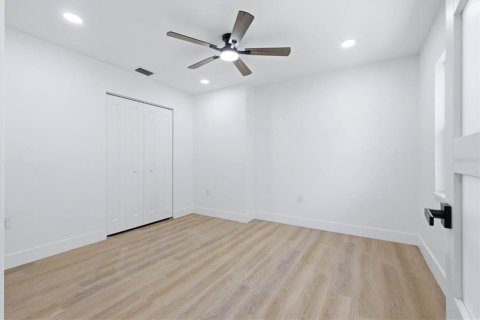 Casa en venta en Tampa, Florida, 4 dormitorios, 151.99 m2 № 2358498 - foto 22